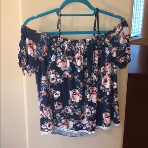 FLORAL SHOULDER CUTOUT SHIRT 🌷